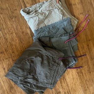 Three pair North Face Horizon ii pants. Good condition.